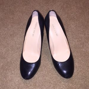 EUC Ivanka Trump Black Pumps Size 9
